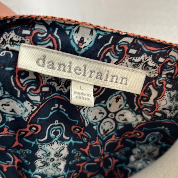 Daniel Rainn Woman’s V Neck Summer Top - Picture 5 of 7